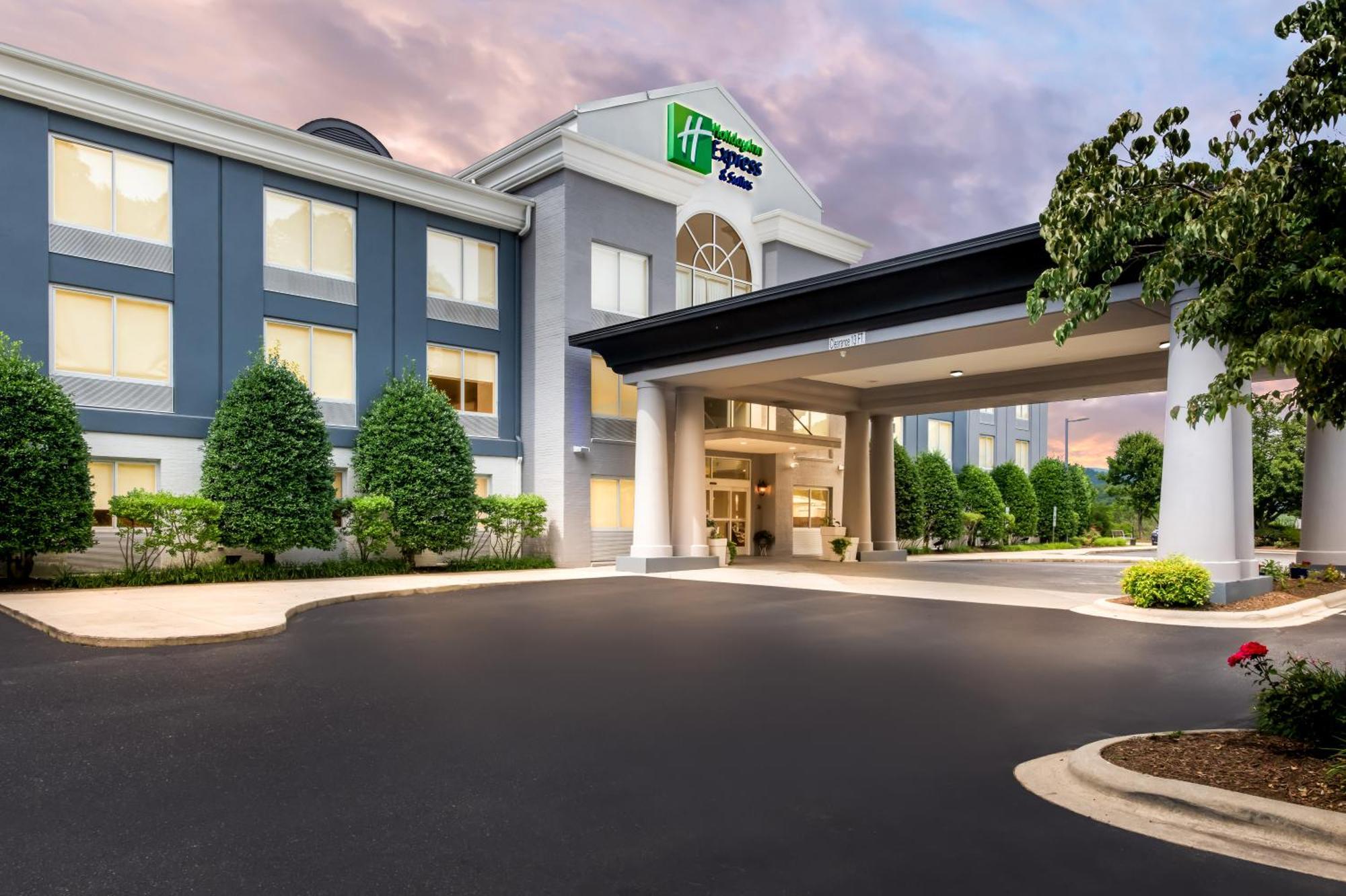 Holiday Inn Express & Suites Sylva / Dillsboro By Ihg Exterior foto