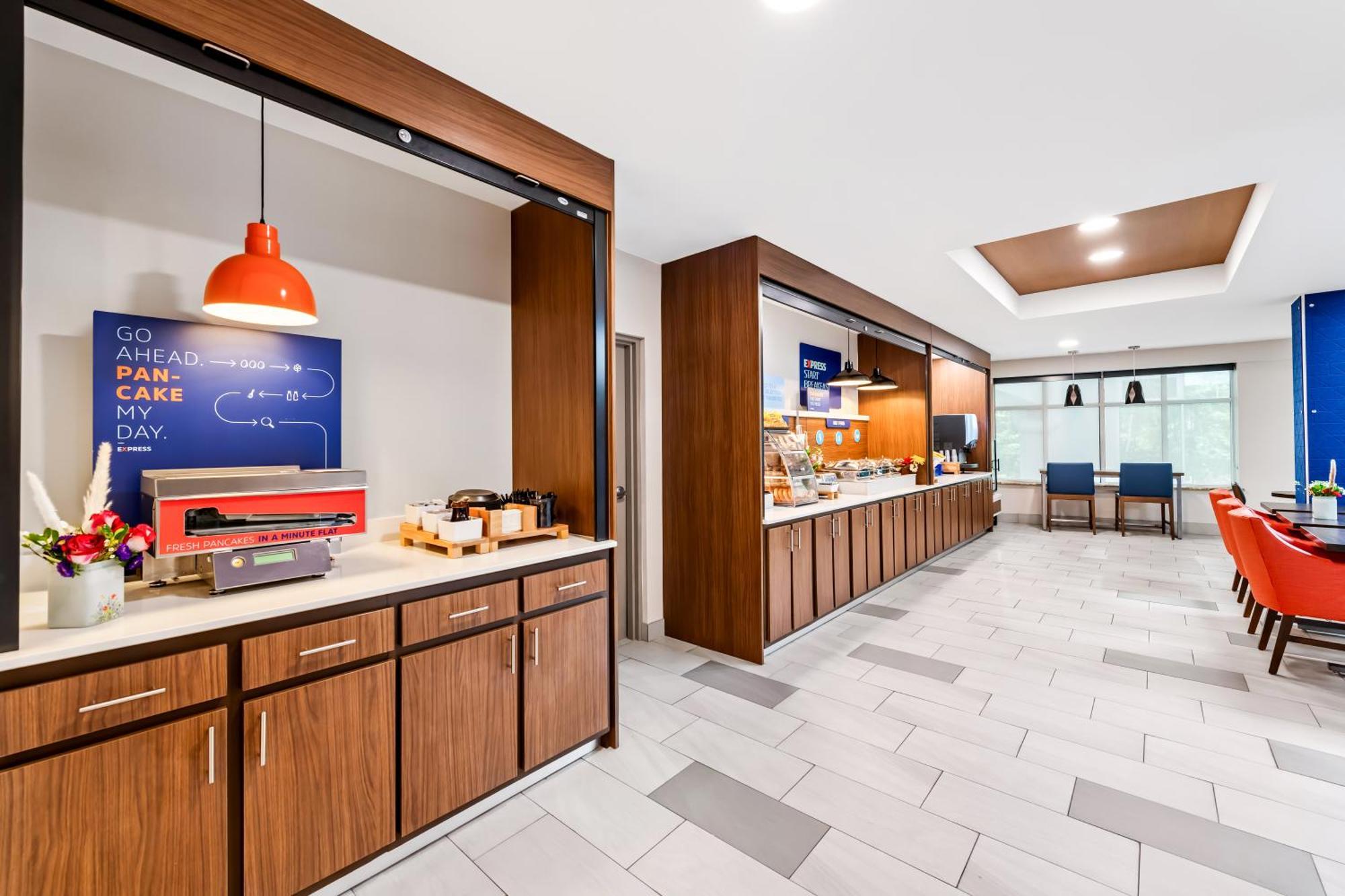 Holiday Inn Express & Suites Sylva / Dillsboro By Ihg Exterior foto